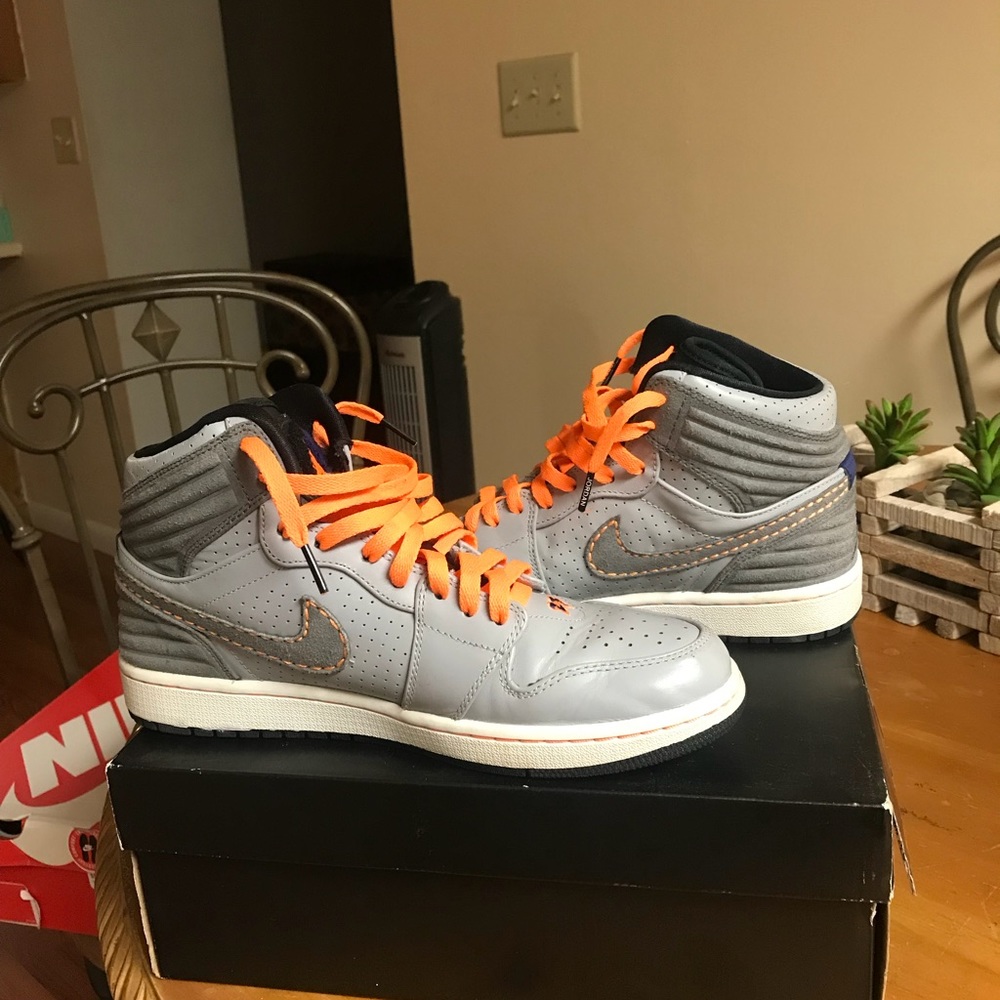 Nike air jordan 1’s retro